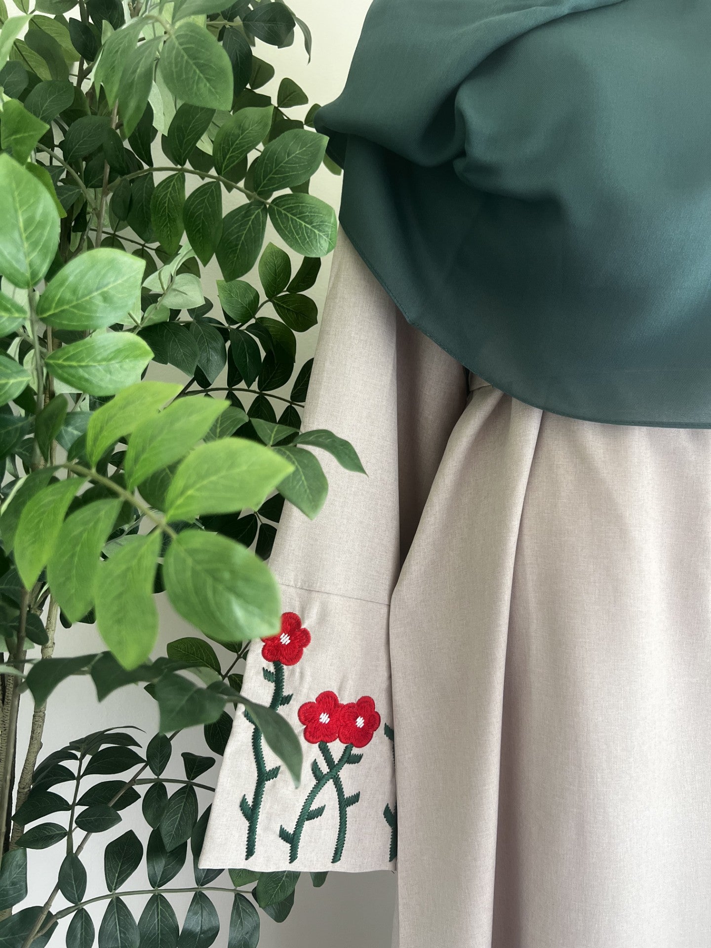 Linen Abaya - Red/Green Floral